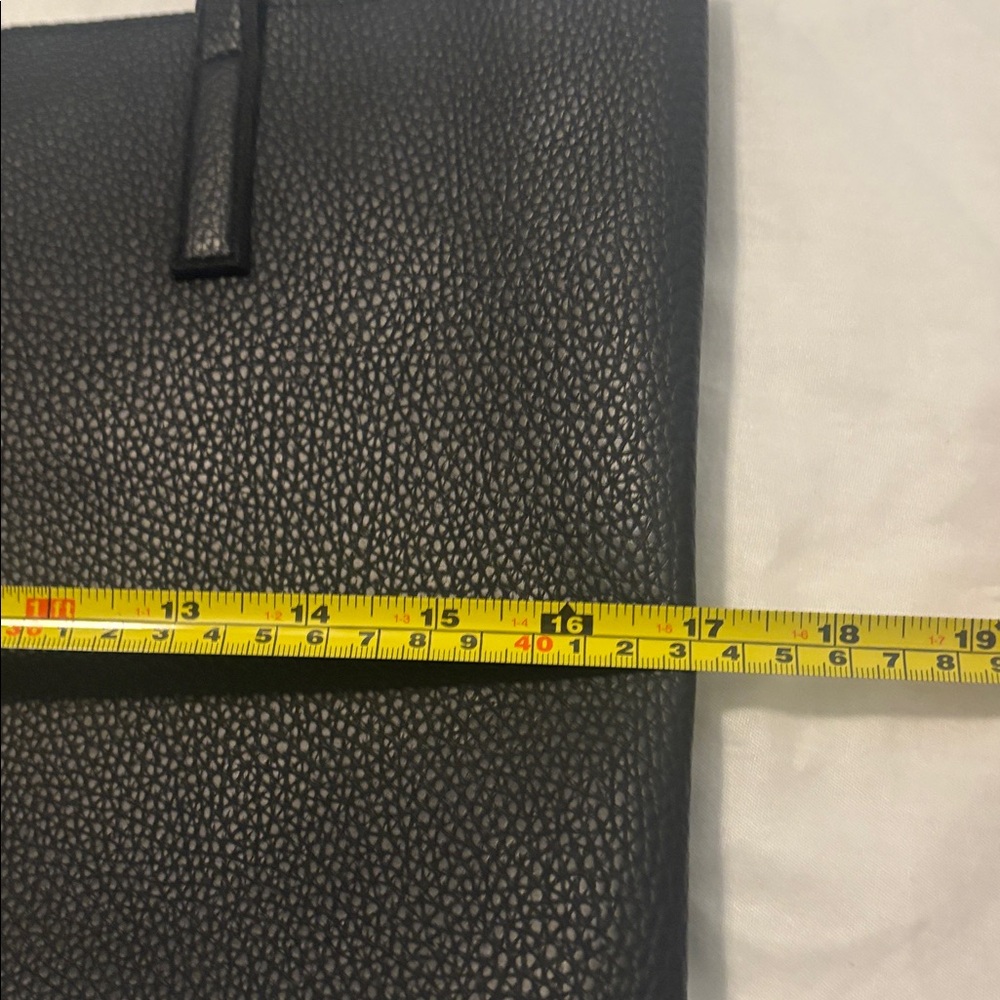 Vince Camuto Luck Tote black & gray large size one interior pocket everyday use - Picture 5 of 10